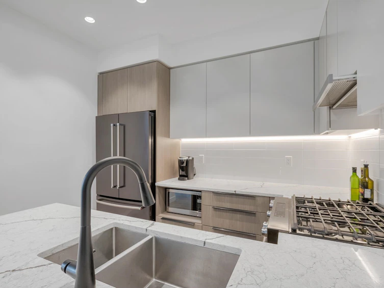 404-2408 Grant Street, Vancouver, BC, V5K 3G4 - 7