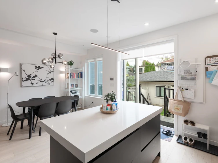 1438 E 17th Avenue, Vancouver, BC, V5N 2G8 - 12