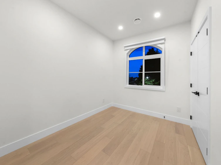 7586 2nd Street, Burnaby, BC, V3N 3R6 - 30