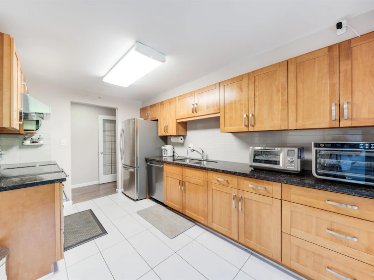 203-3070 Guildford Way, Coquitlam, BC, V3B 7R8 - 5