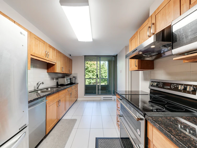 203-3070 Guildford Way, Coquitlam, BC, V3B 7R8 - 4