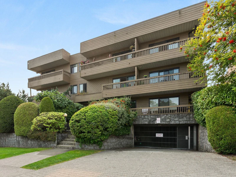 305 - 2100 W 3rd Avenue, Vancouver BC V6K 1L1
