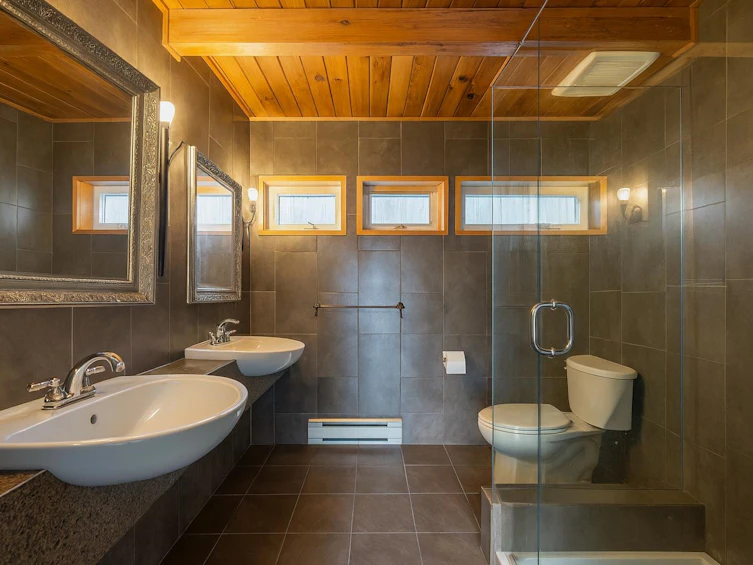 873 Baycrest Drive, North Vancouver, BC, V7G 1N7 - 11