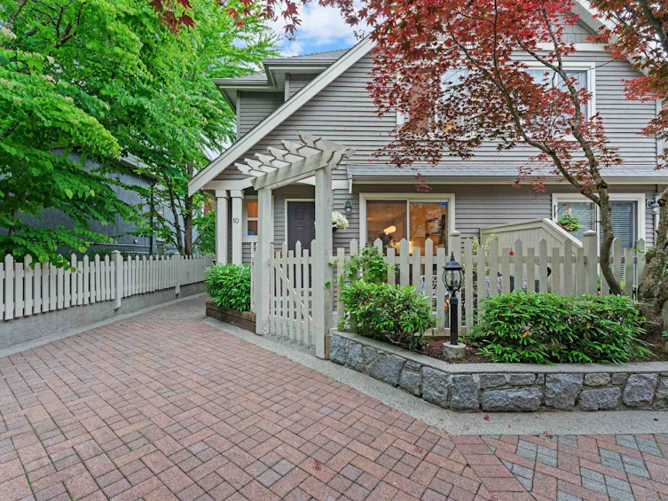 10-222 E 5th Street, North Vancouver, BC, V7L 1L7