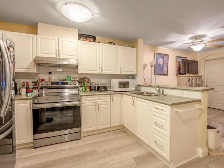 416-960 Lynn Valley Road, North Vancouver, BC, V7J 3V6 - 5