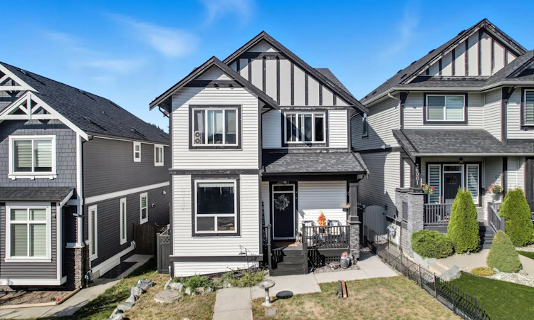 36051 Emily Carr Green