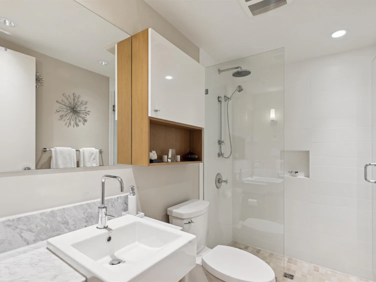 201-908 Keith Road, West Vancouver, BC, V7T 1M3 - 20