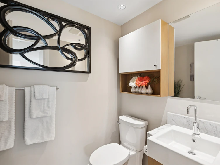 201-908 Keith Road, West Vancouver, BC, V7T 1M3 - 26