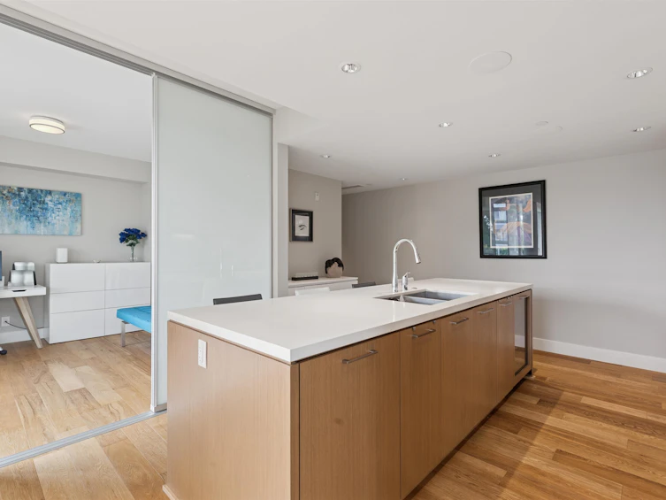 201-908 Keith Road, West Vancouver, BC, V7T 1M3 - 12