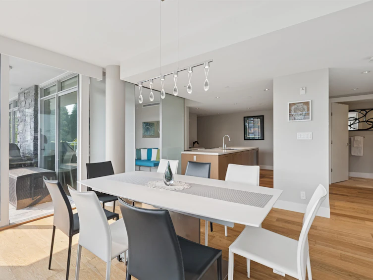 201-908 Keith Road, West Vancouver, BC, V7T 1M3 - 10