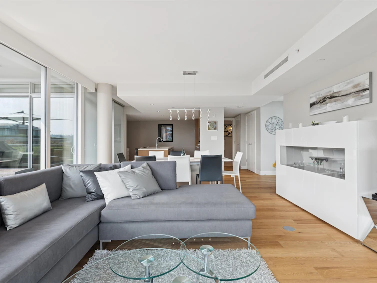 201-908 Keith Road, West Vancouver, BC, V7T 1M3 - 6