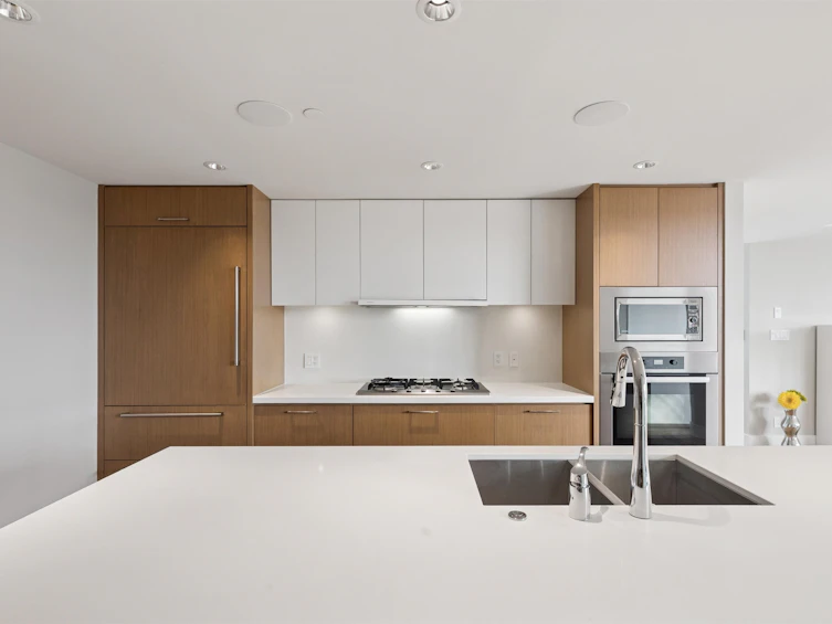201-908 Keith Road, West Vancouver, BC, V7T 1M3 - 16