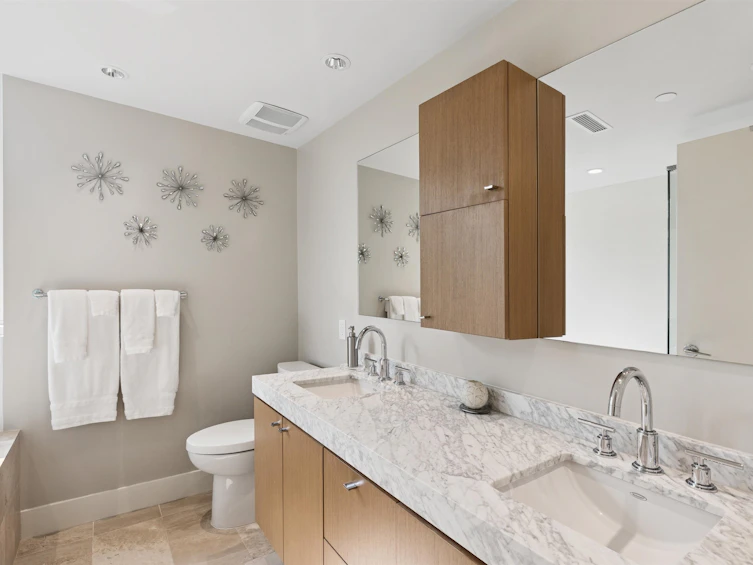 201-908 Keith Road, West Vancouver, BC, V7T 1M3 - 25