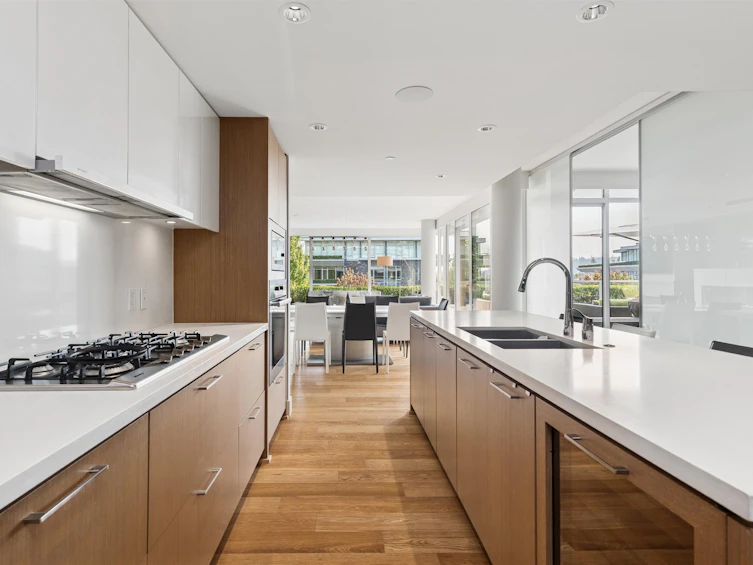201-908 Keith Road, West Vancouver, BC, V7T 1M3 - 14