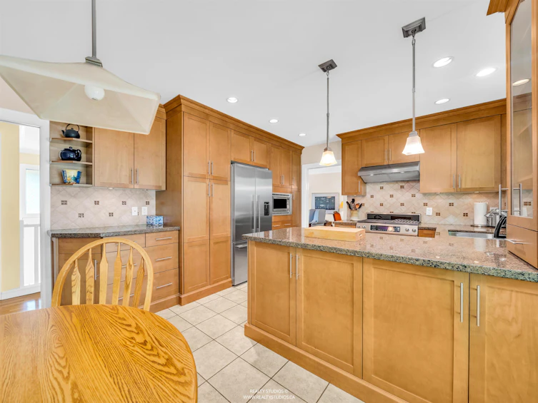1202 Bracknell Crescent, North Vancouver, BC, V7R 1V3 - 8