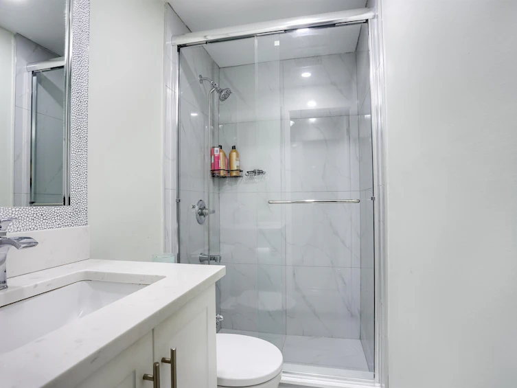 12480 78 Avenue, Surrey, BC, V3W 8K1 - 12