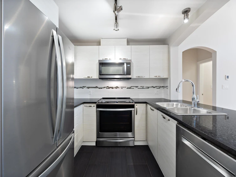 603-7478 Byrnepark Walk, Burnaby, BC, V3N 0B5 - 7
