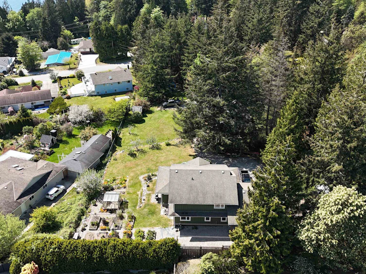 5012 Geer Road, Sechelt, BC, V7Z 0B9 - 35