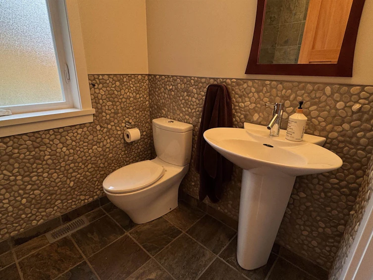 5012 Geer Road, Sechelt, BC, V7Z 0B9 - 18
