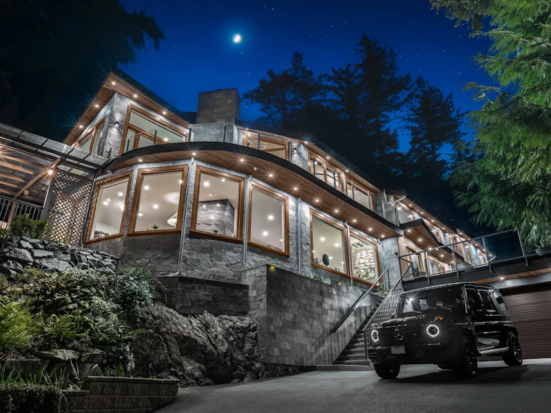 5797 Marine Drive, West Vancouver BC V7W 2S1