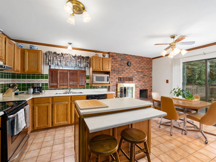 20460 Dale Drive, Maple Ridge, BC, V2X 8V9 - 8