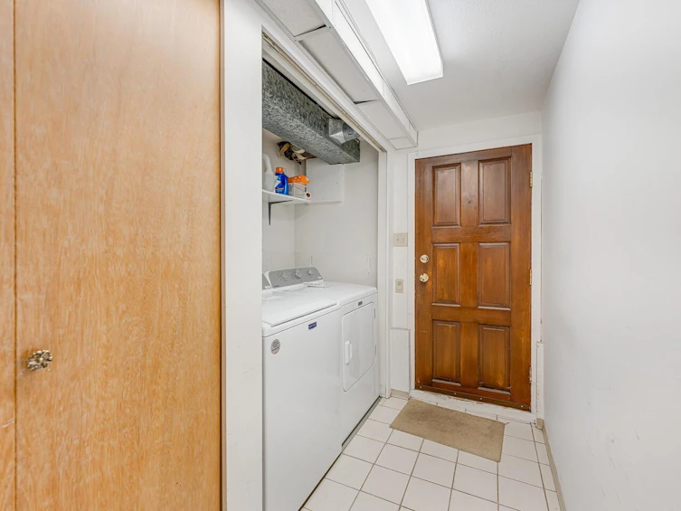 6979 Gladstone Street, Vancouver, BC, V5P 4G4 - 2