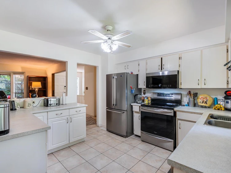 13575 Crestview Drive, Surrey, BC, V3R 6V6 - 9