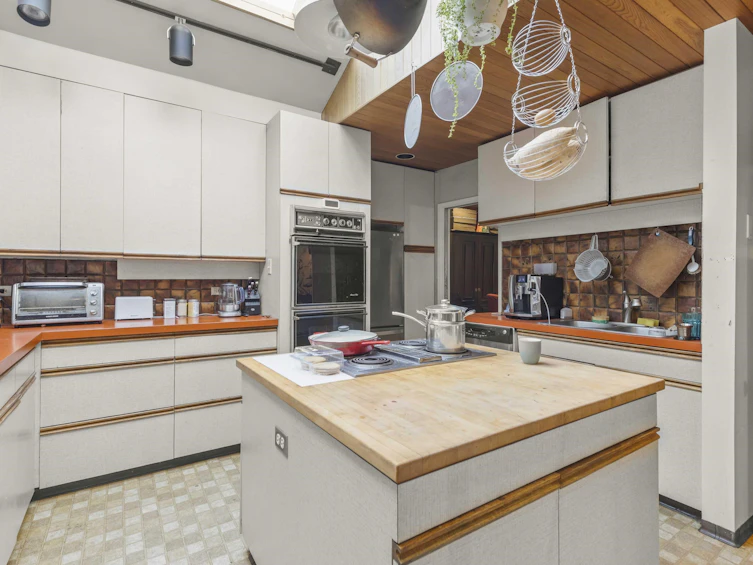 4564 W 11th Avenue, Vancouver, BC, V6R 2M4 - 7