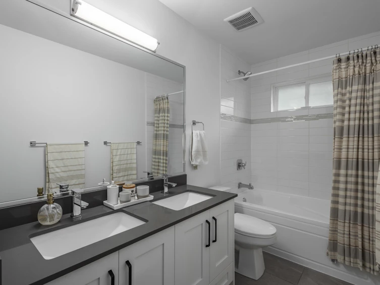340 E 12th Street, North Vancouver, BC, V7L 2J9 - 25