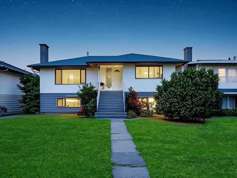 342 E 18th Street, North Vancouver BC