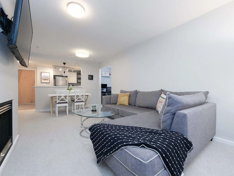 201-1111 Lynn Valley Road, North Vancouver, BC, V7J 3V4 - 4