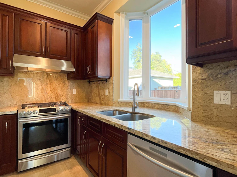 4319 Greta Street, Burnaby, BC, V5J 1N9 - 16