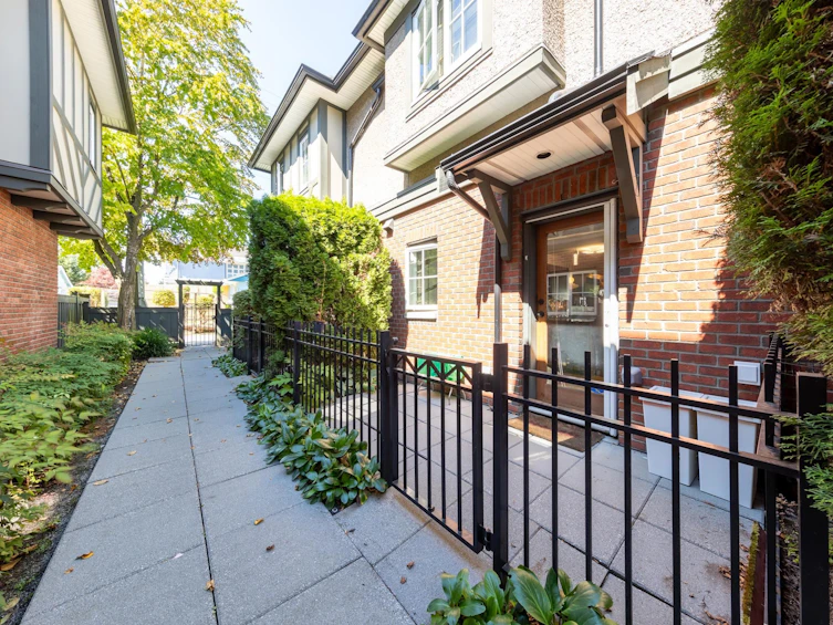 1016 W 45th Avenue, Vancouver, BC, V6M 2G6 - 6