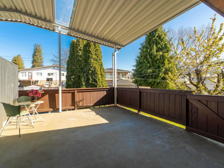 6675--6677 Lochdale Street, Burnaby, BC, V5B 2M7 - 5