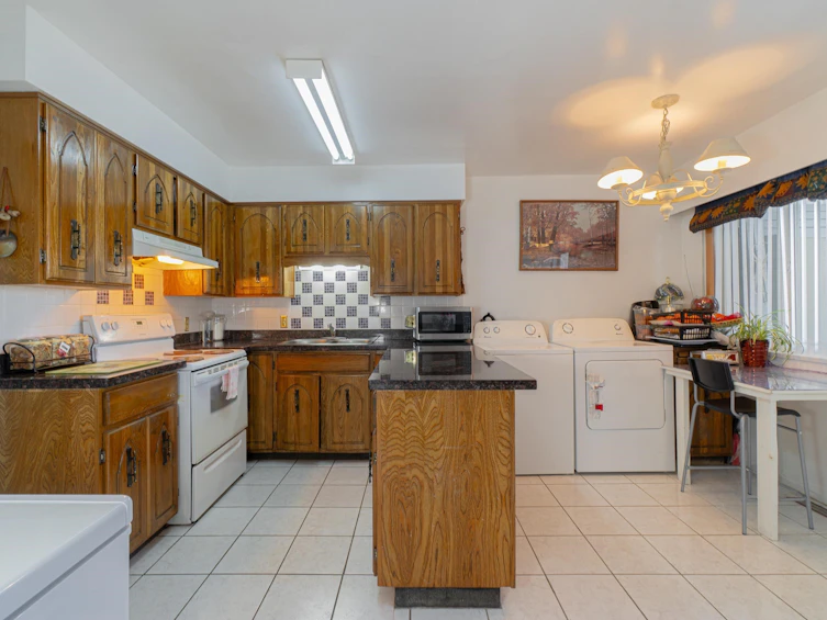 6675--6677 Lochdale Street, Burnaby, BC, V5B 2M7 - 4