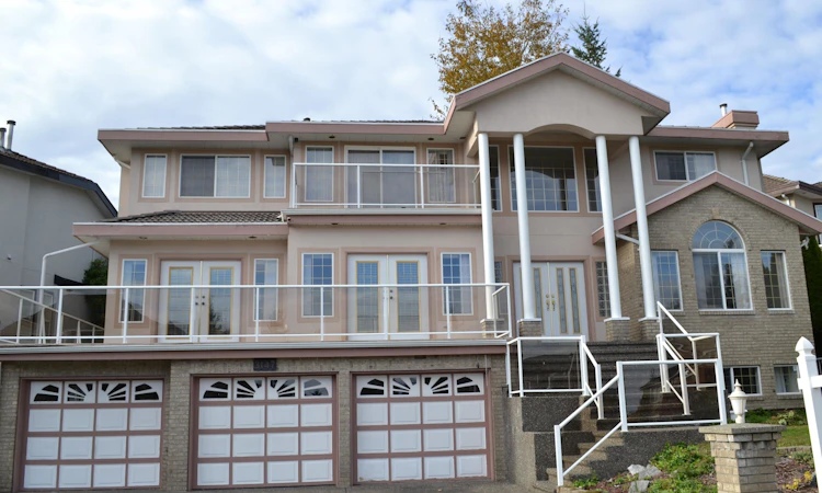 3147 Silverthrone Drive