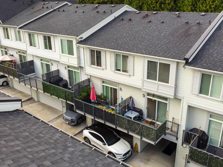 109-8168 136a Street, Surrey, BC, V3W 2Z6 - 2