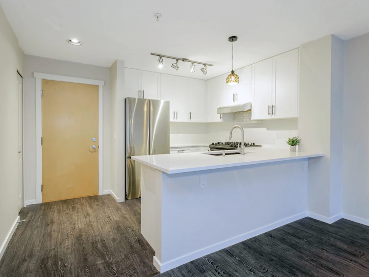 302-300 Klahanie Drive, Port Moody, BC, V3H 5K8 - 7