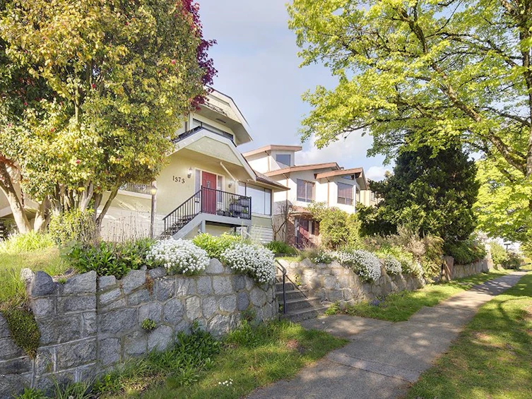 1373 W 64th Avenue, Vancouver, BC, V6P 2N3 - 3