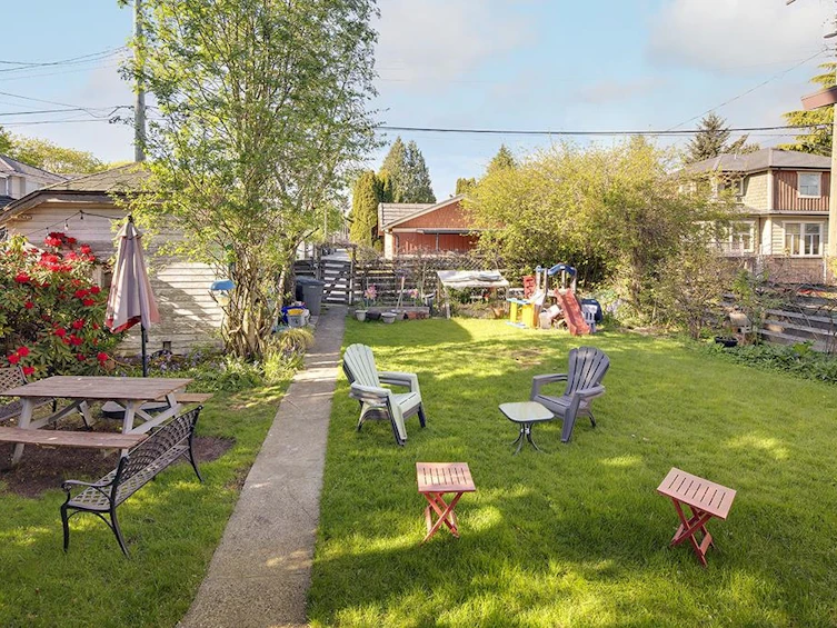 1373 W 64th Avenue, Vancouver, BC, V6P 2N3 - 11
