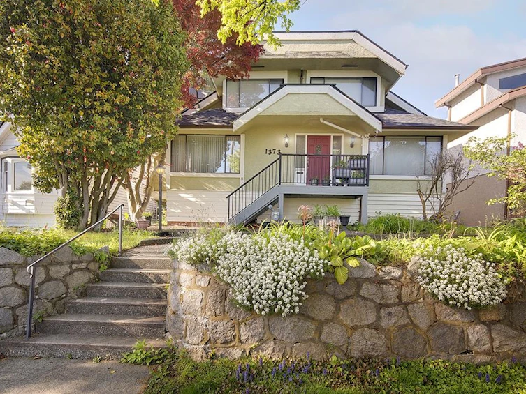 1373 W 64th Avenue, Vancouver, BC, V6P 2N3 - 2