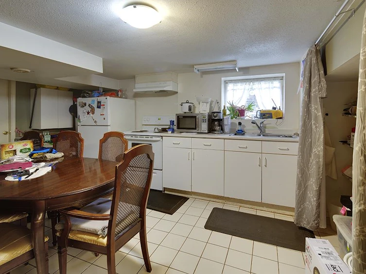 1373 W 64th Avenue, Vancouver, BC, V6P 2N3 - 29