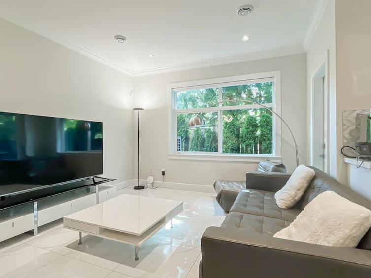 101-6571 No. 4 Road, Richmond, BC, V6Y 2T2 - 2