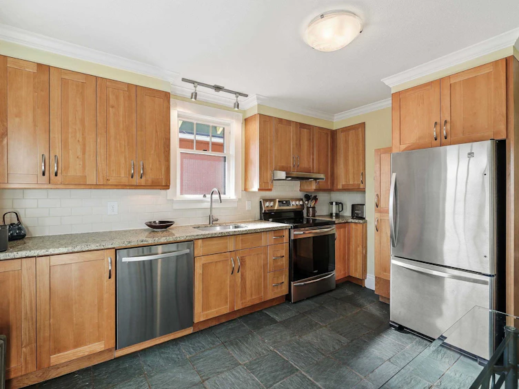 2274 E 7th Avenue, Vancouver, BC, V5N 1S7 - 6