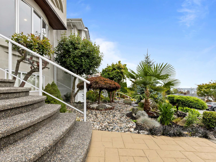 38 N Glynde Avenue, Burnaby, BC, V5B 1G7 - 5