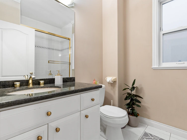 38 N Glynde Avenue, Burnaby, BC, V5B 1G7 - 23