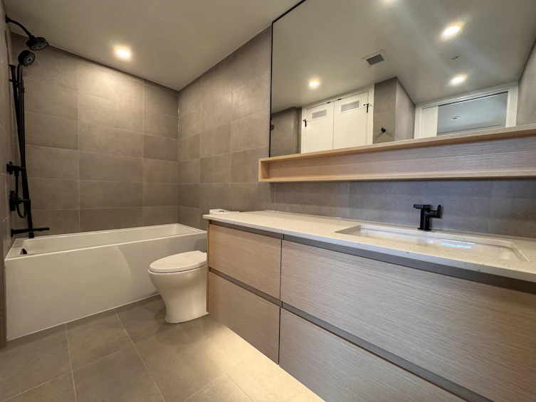 208-310 Salter Street, New Westminster, BC, V3M 0N7 - 10