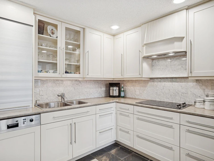 3917 Pender Street, Burnaby, BC, V5C 2L7 - 16