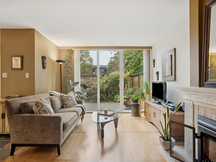 3917 Pender Street, Burnaby, BC, V5C 2L7 - 4
