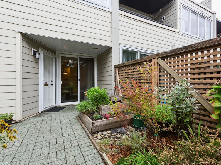 3917 Pender Street, Burnaby, BC, V5C 2L7 - 32